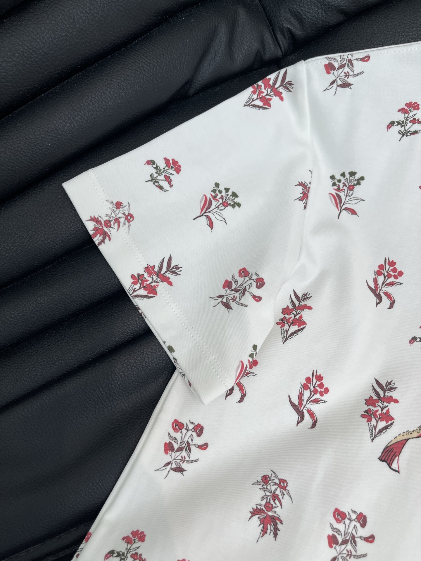 Women's short sleeves